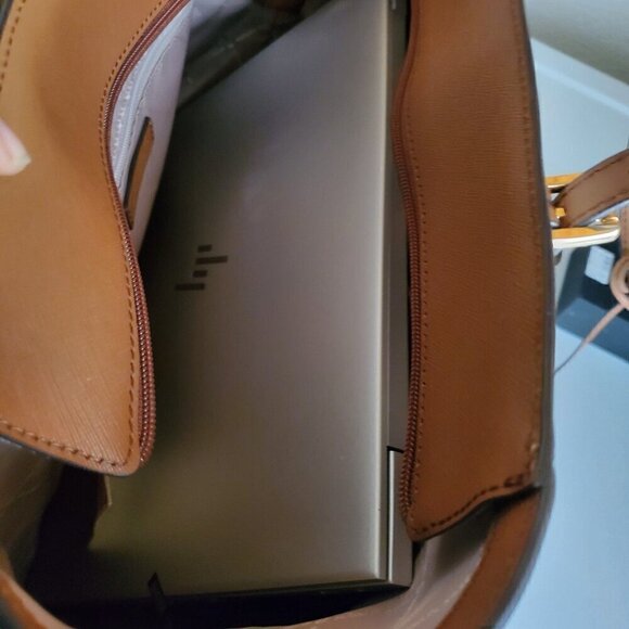 🔥 NWT Michael Kors Gilly Drawstring Tote & Matching Wristlet - Picture 9 of 12